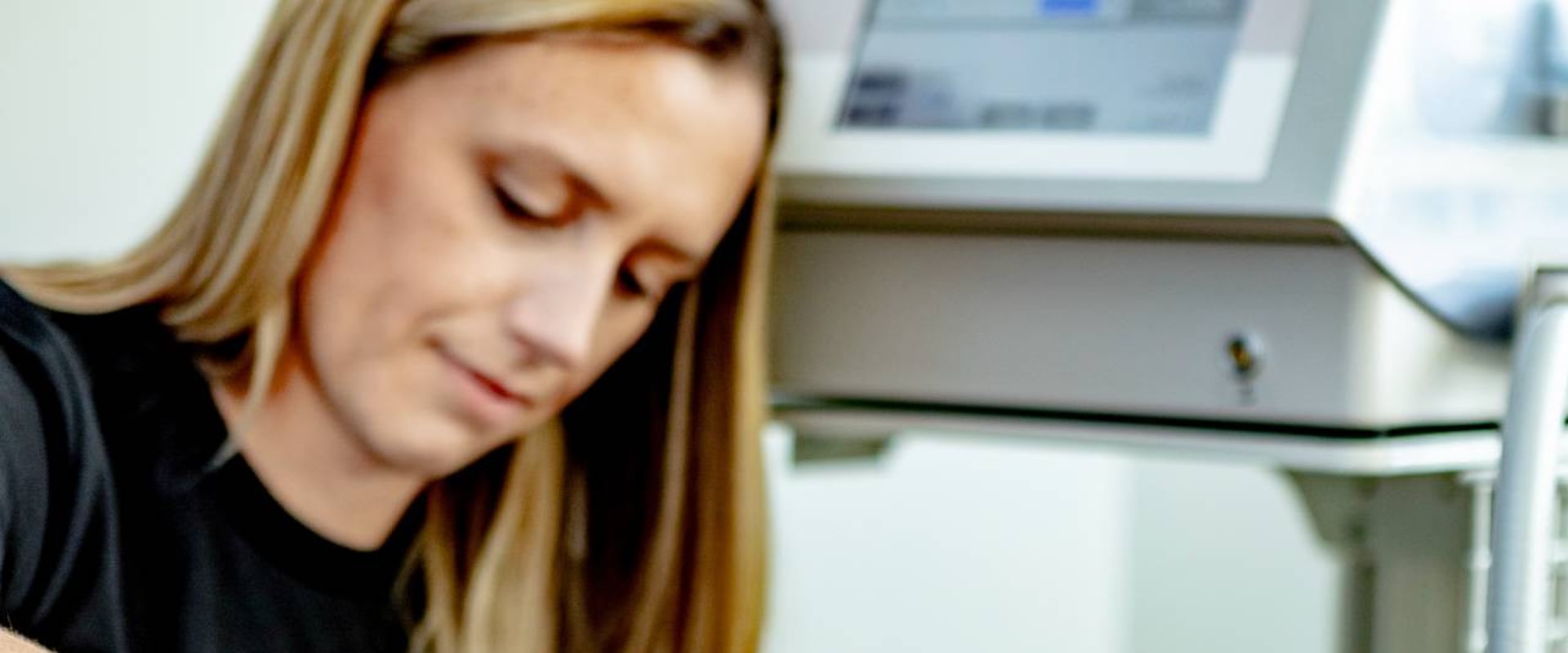 What is softwave therapy for knee pain?