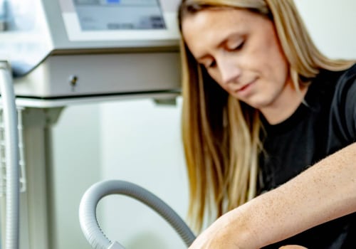 What is softwave therapy for knee pain?